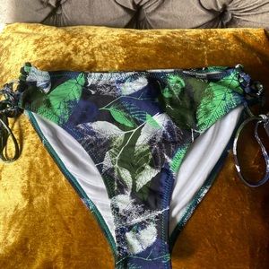 Cupshe- NWT Bikini Bottom